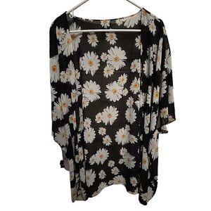NWOT Daisy Lightweight Kimono